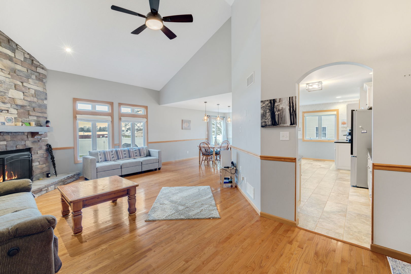 125 N Hamilton Drive, Grant Park, IL 60940