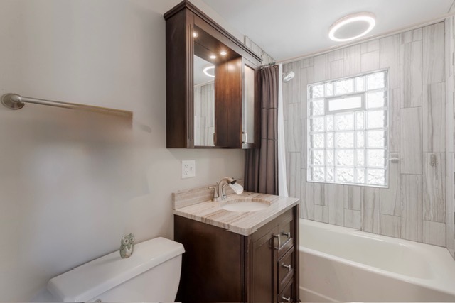 518 S Oakland Avenue, Villa Park, IL 60181