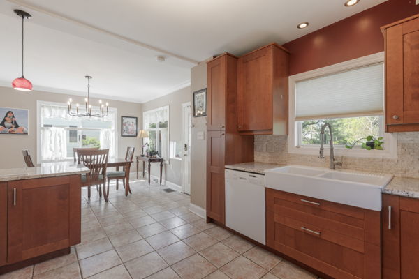 518 S Oakland Avenue, Villa Park, IL 60181