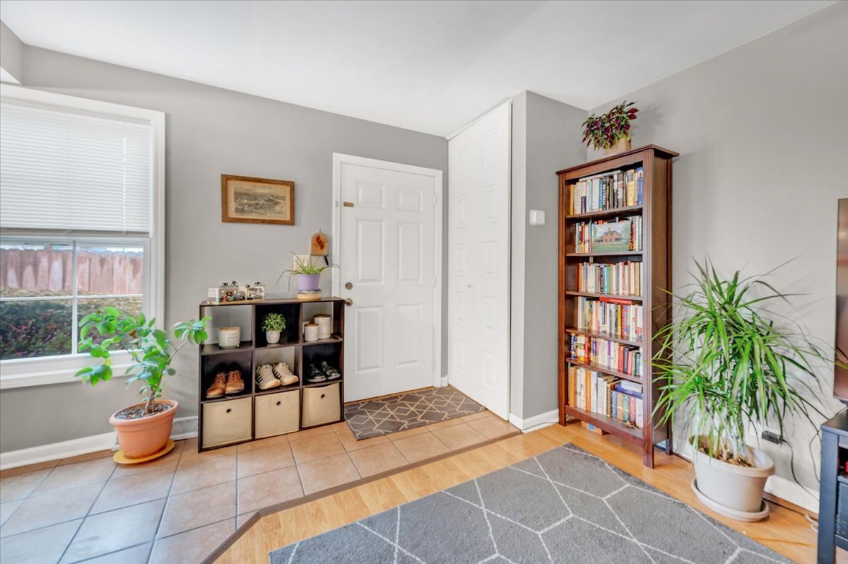 485 James Court #C, Glendale Heights, IL 60139