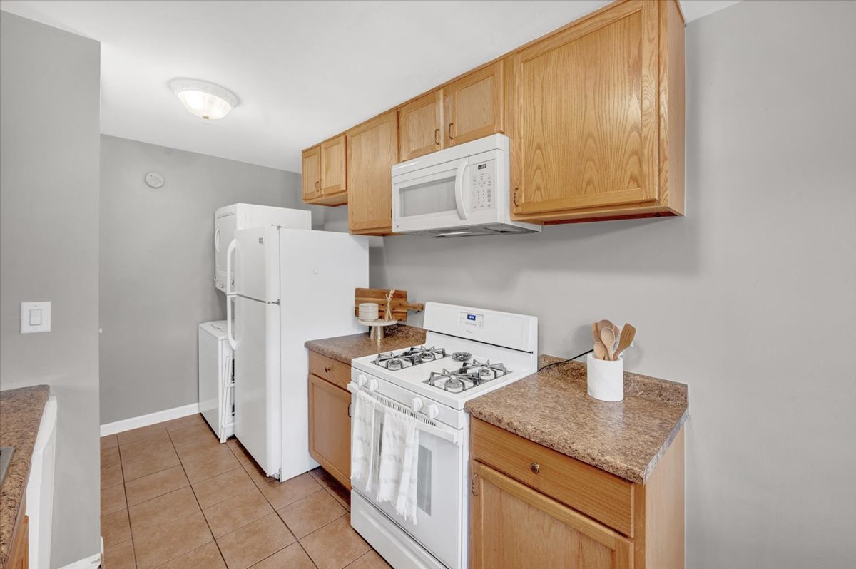 485 James Court #C, Glendale Heights, IL 60139