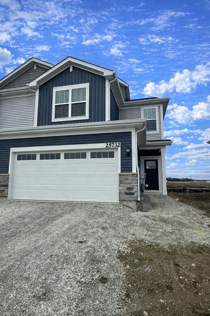 25732 W Wakefield Drive #25732, Plainfield, IL 60544
