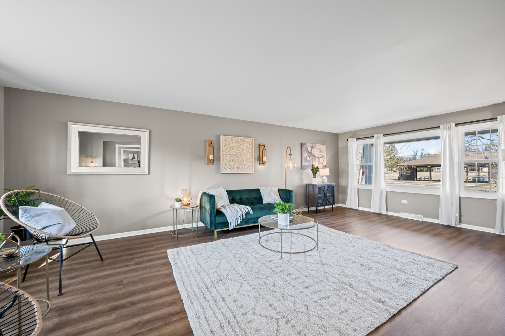 1320 N Douglas Avenue, Arlington Heights, IL 60004