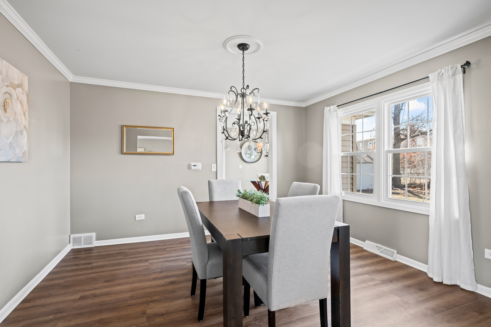 1320 N Douglas Avenue, Arlington Heights, IL 60004