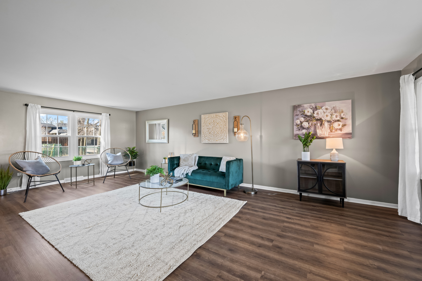 1320 N Douglas Avenue, Arlington Heights, IL 60004