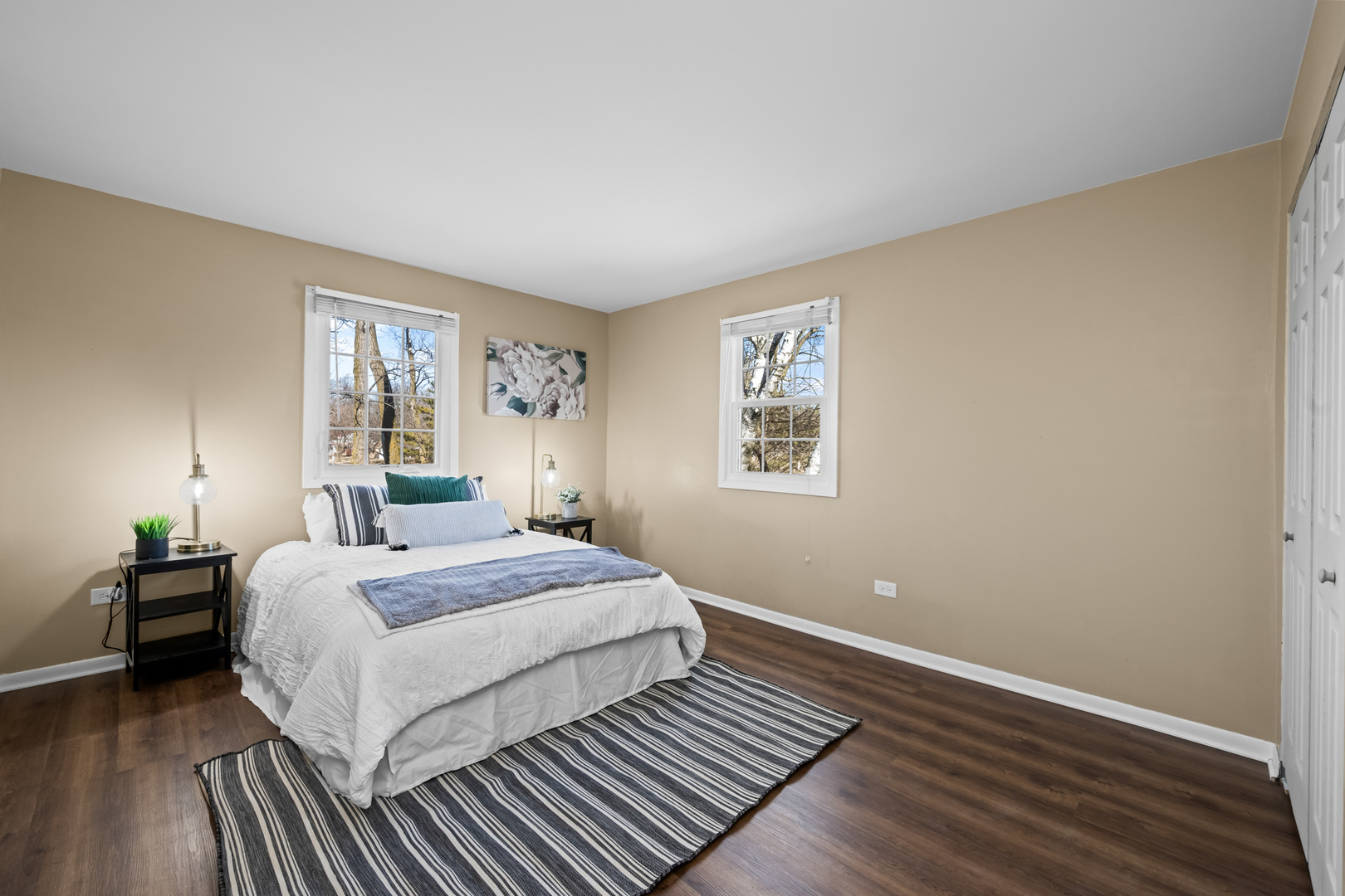 1320 N Douglas Avenue, Arlington Heights, IL 60004