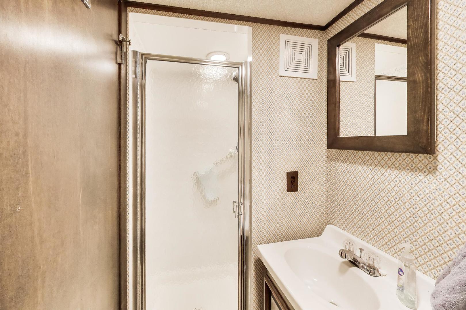 8012 Davis Street, Niles, IL 60714