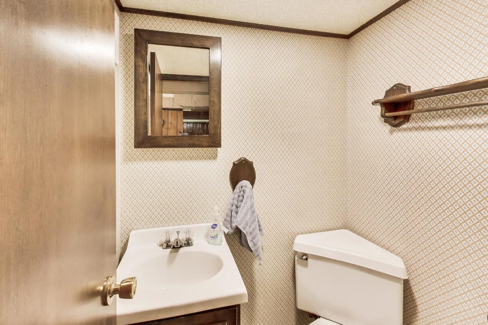 8012 Davis Street, Niles, IL 60714