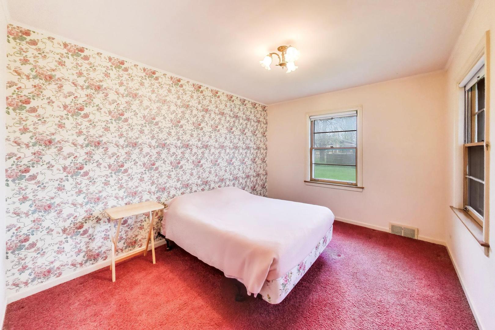 8012 Davis Street, Niles, IL 60714