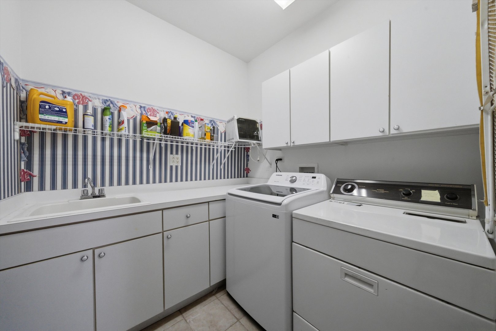 8839 S 83rd Avenue, Hickory Hills, IL 60457