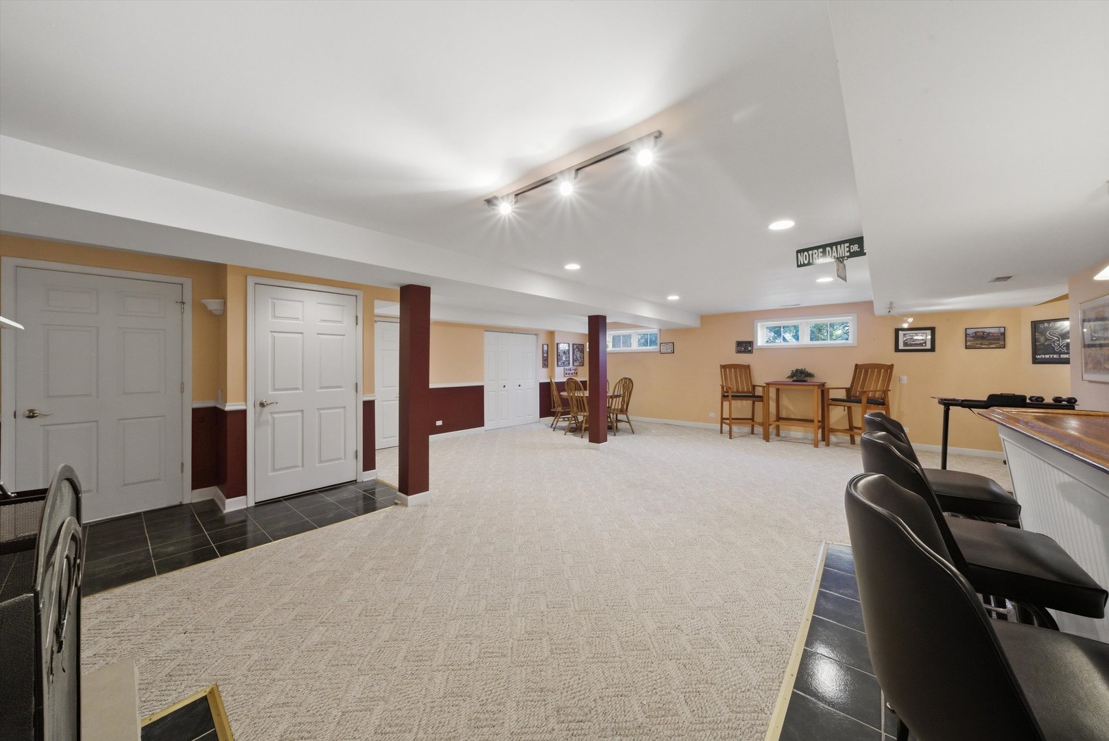 8839 S 83rd Avenue, Hickory Hills, IL 60457