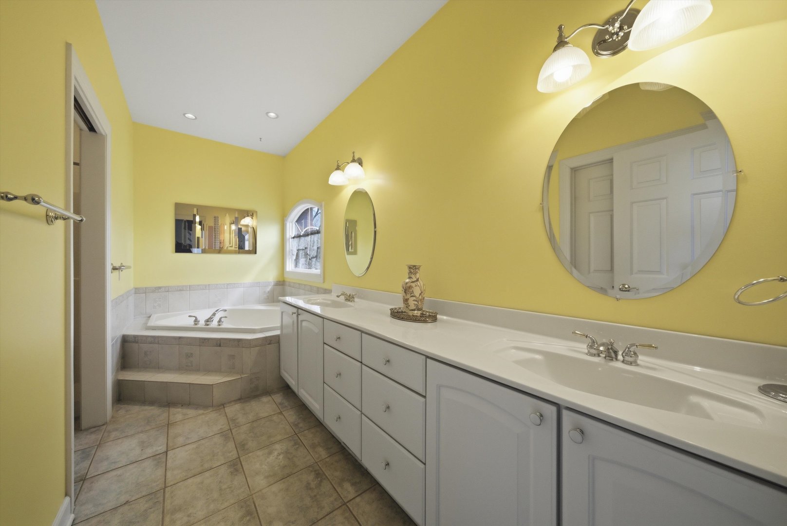 8839 S 83rd Avenue, Hickory Hills, IL 60457