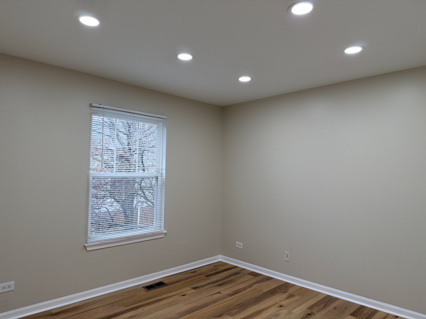 431 PINE LAKE Circle, Vernon Hills, IL 60061