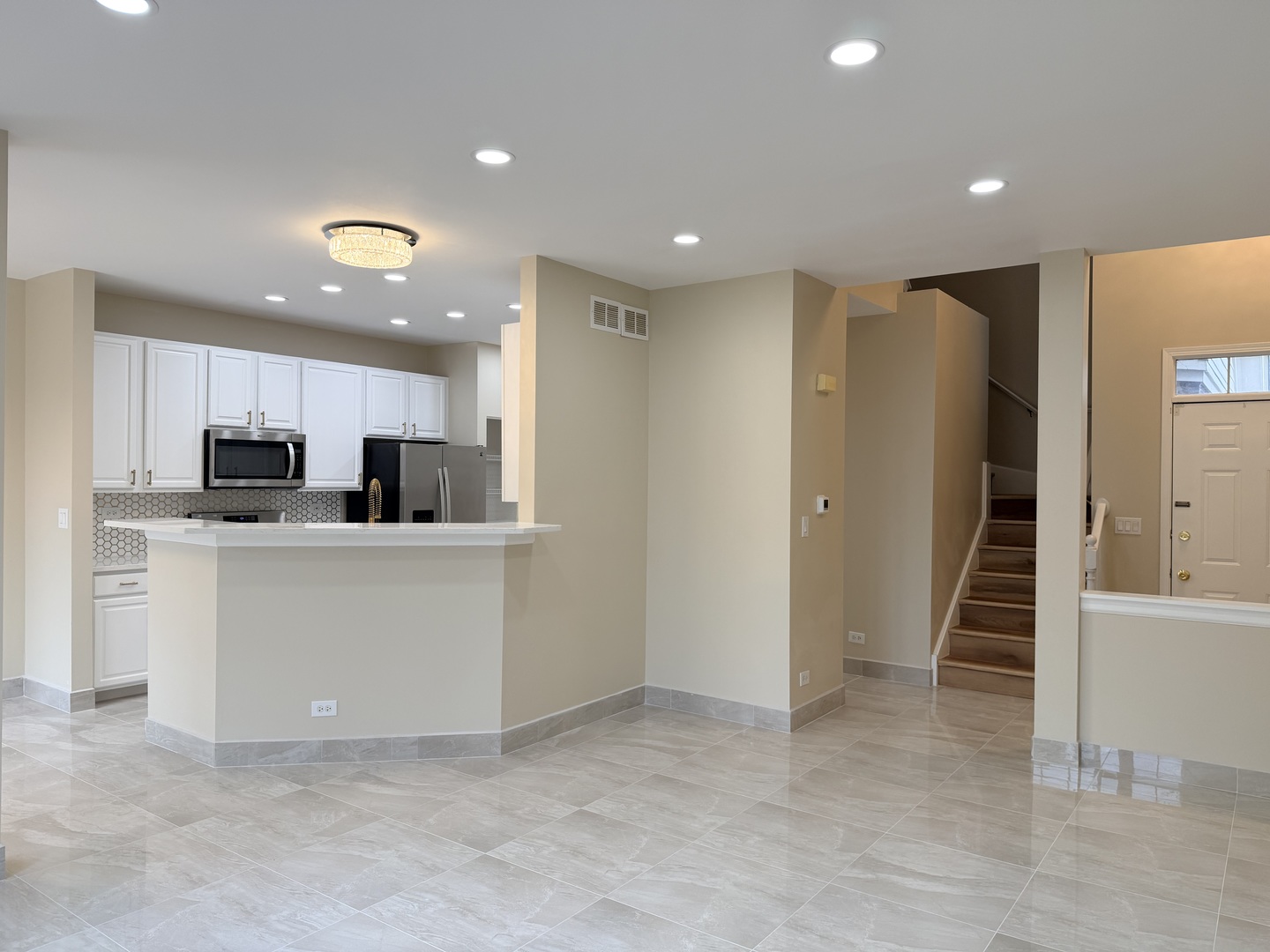 431 PINE LAKE Circle, Vernon Hills, IL 60061