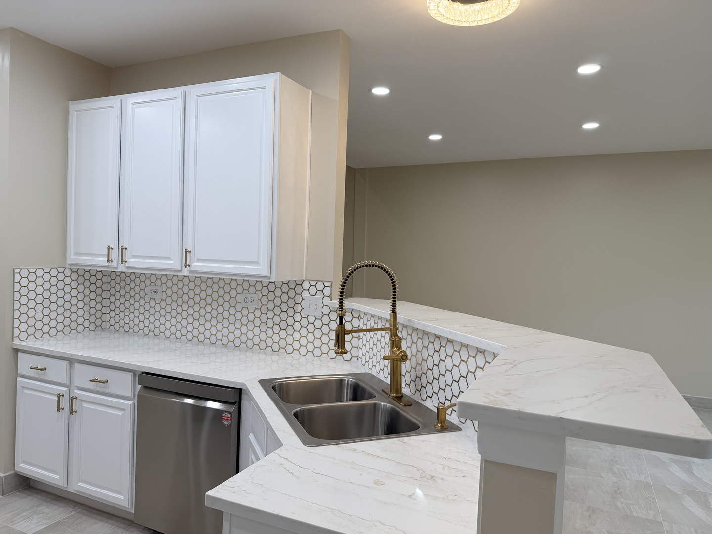 431 PINE LAKE Circle, Vernon Hills, IL 60061