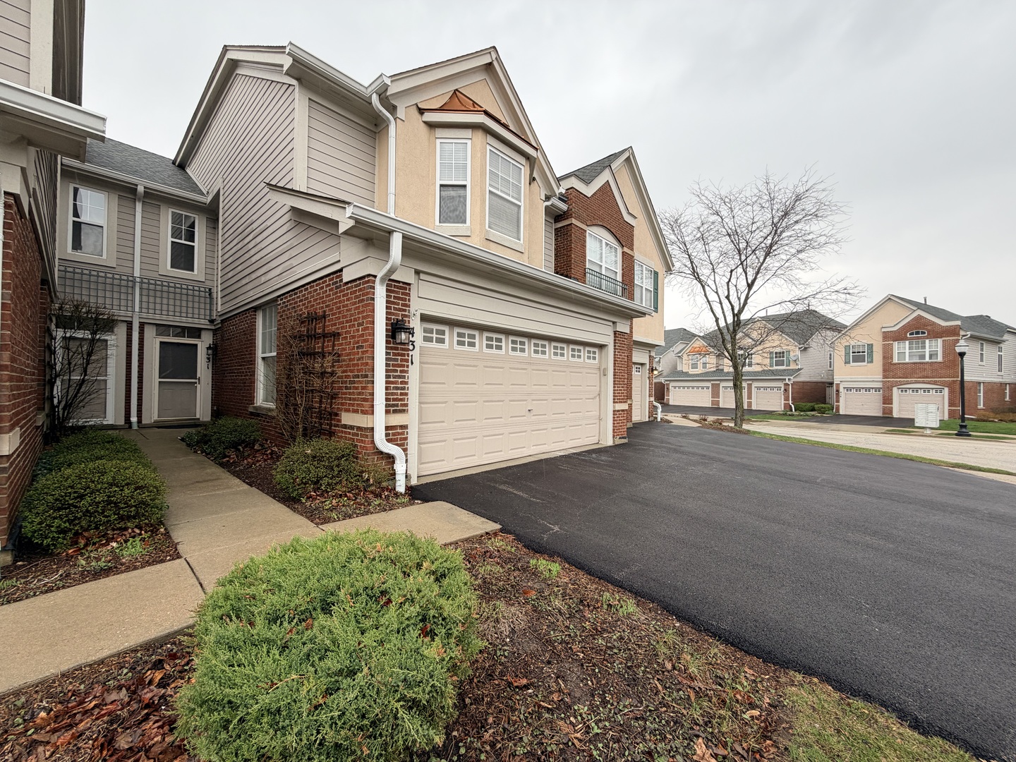 431 PINE LAKE Circle, Vernon Hills, IL 60061