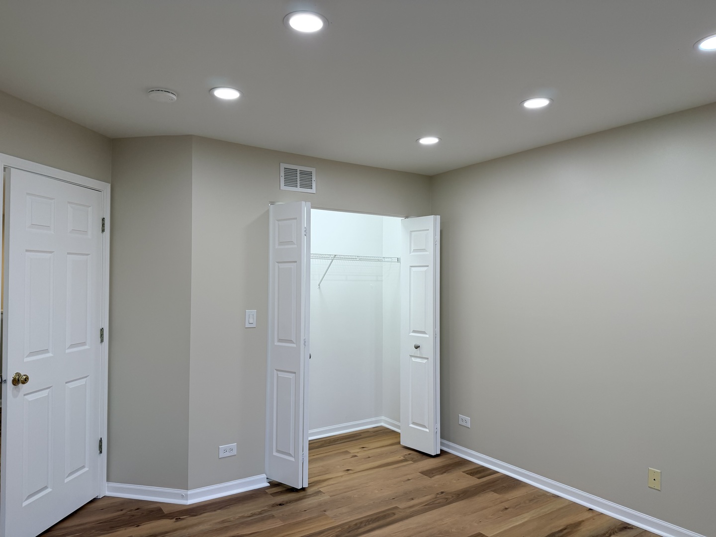 431 PINE LAKE Circle, Vernon Hills, IL 60061