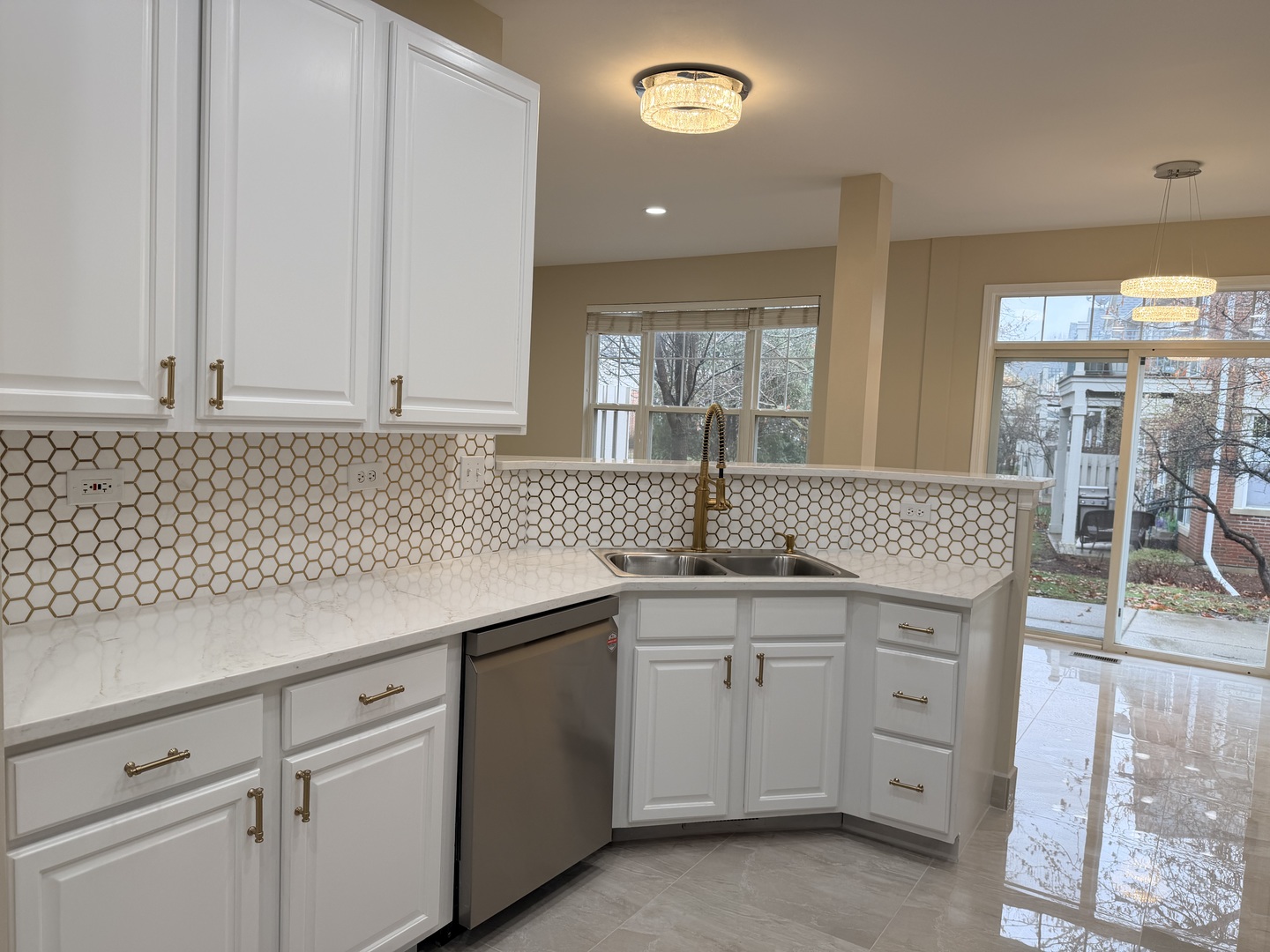 431 PINE LAKE Circle, Vernon Hills, IL 60061