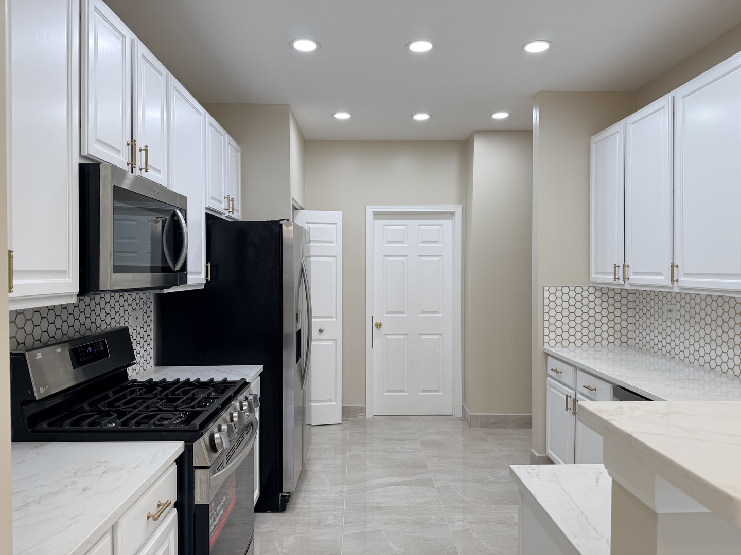 431 PINE LAKE Circle, Vernon Hills, IL 60061