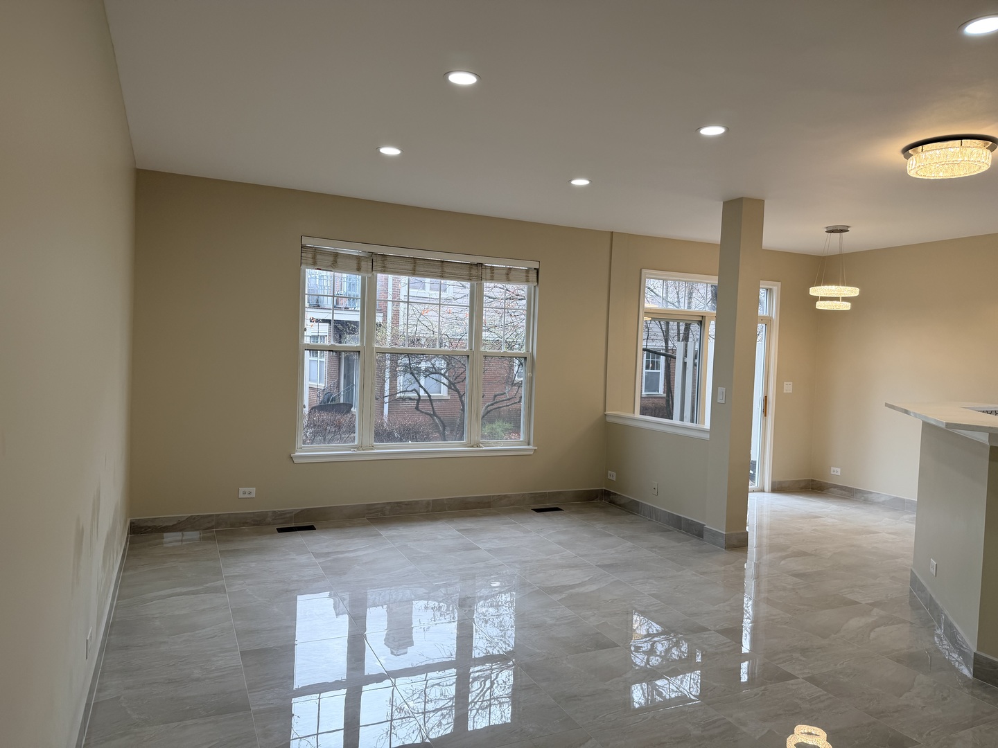 431 PINE LAKE Circle, Vernon Hills, IL 60061