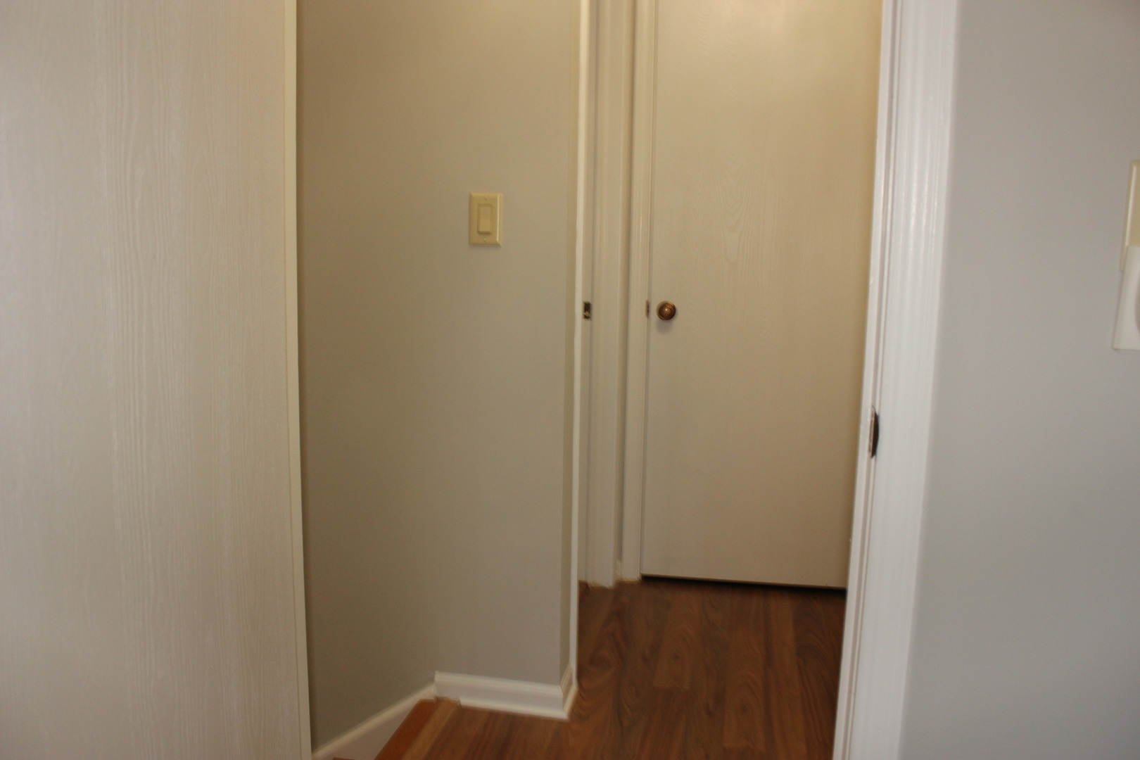 410 Ashwood Court, Vernon Hills, IL 60061