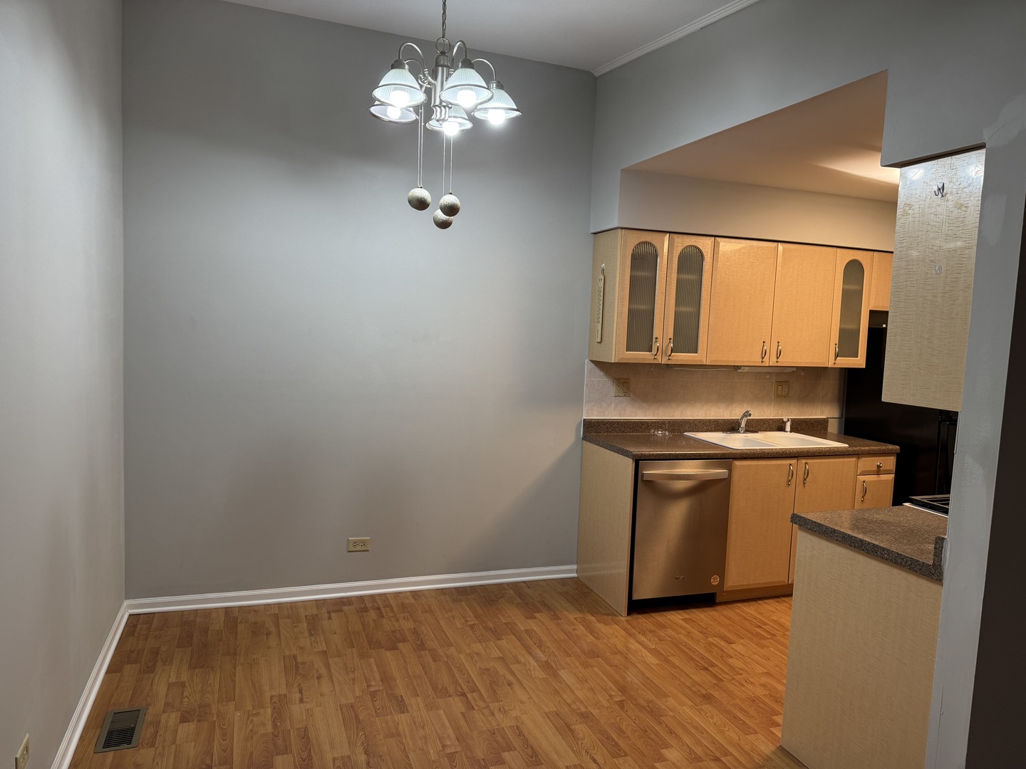 410 Ashwood Court, Vernon Hills, IL 60061