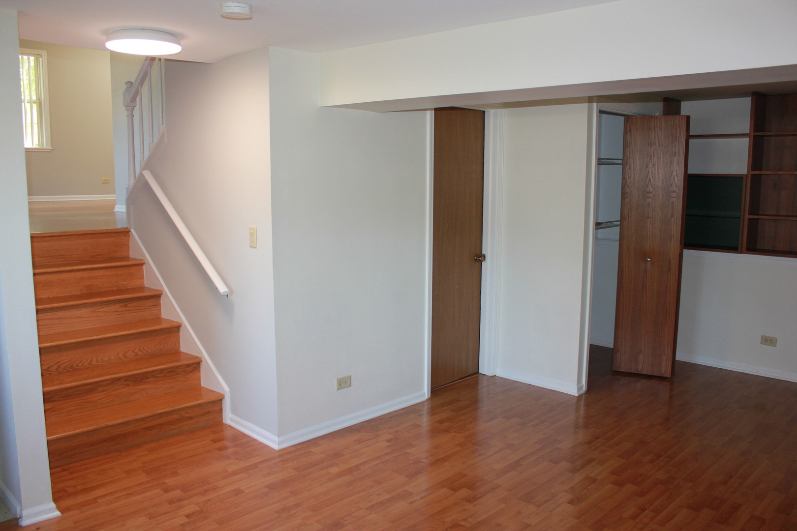 410 Ashwood Court, Vernon Hills, IL 60061