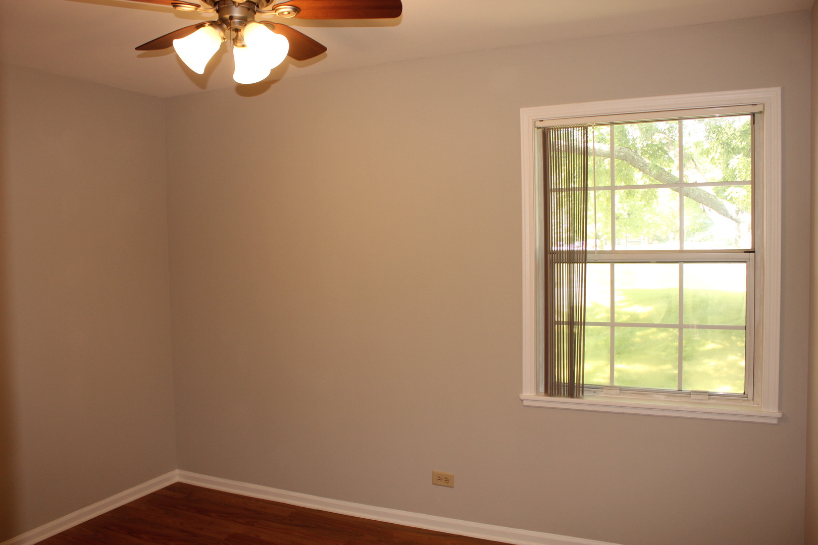 410 Ashwood Court, Vernon Hills, IL 60061