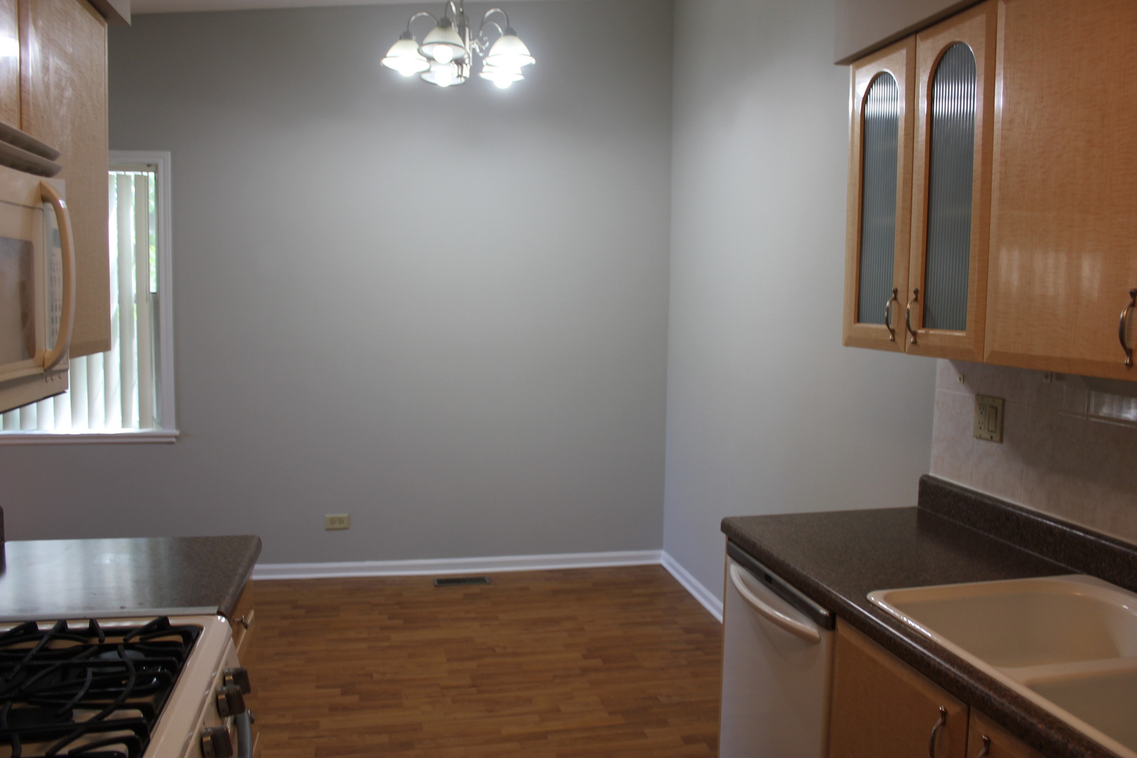 410 Ashwood Court, Vernon Hills, IL 60061