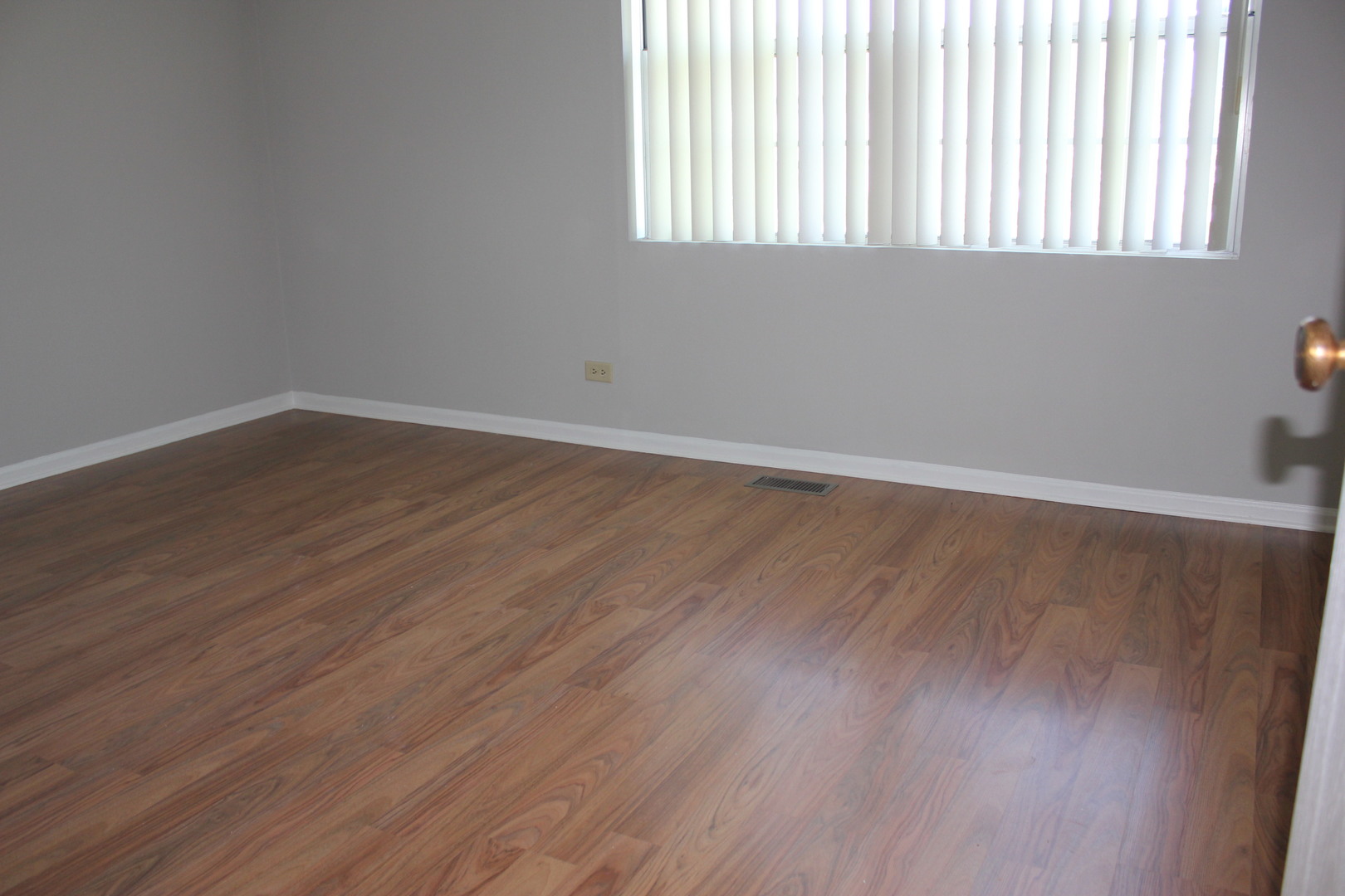 410 Ashwood Court, Vernon Hills, IL 60061