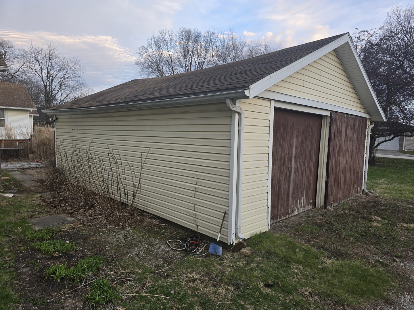 201 E Carlisle Street, Mclean, IL 61754