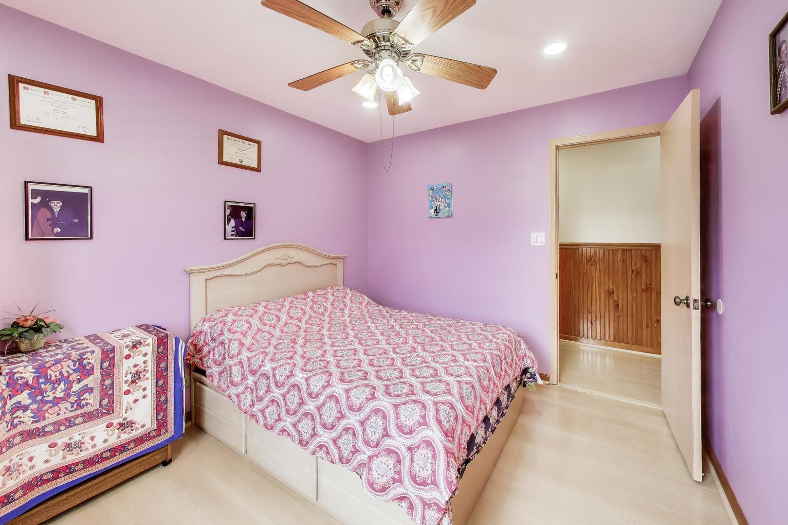 1021 Warwick Circle, Hoffman Estates, IL 60169