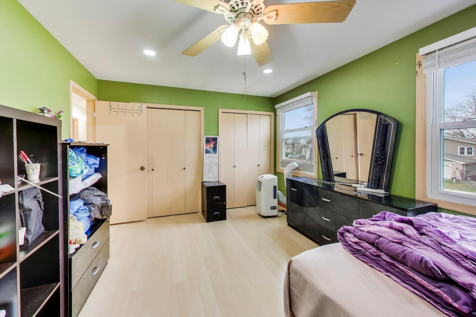 1021 Warwick Circle, Hoffman Estates, IL 60169