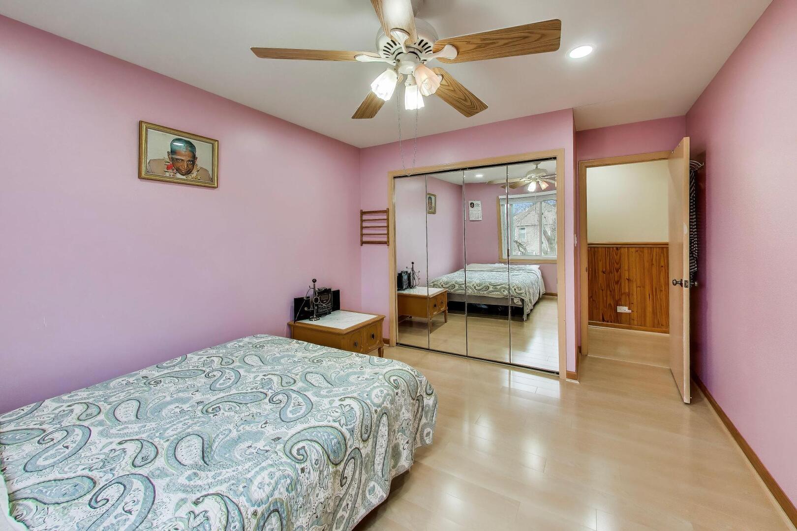 1021 Warwick Circle, Hoffman Estates, IL 60169