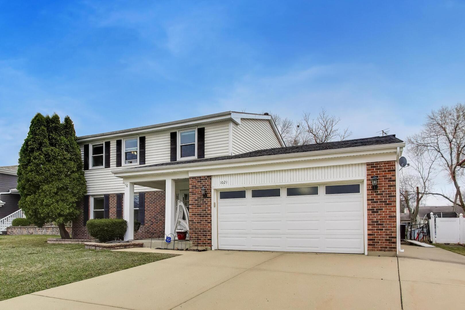 1021 Warwick Circle, Hoffman Estates, IL 60169