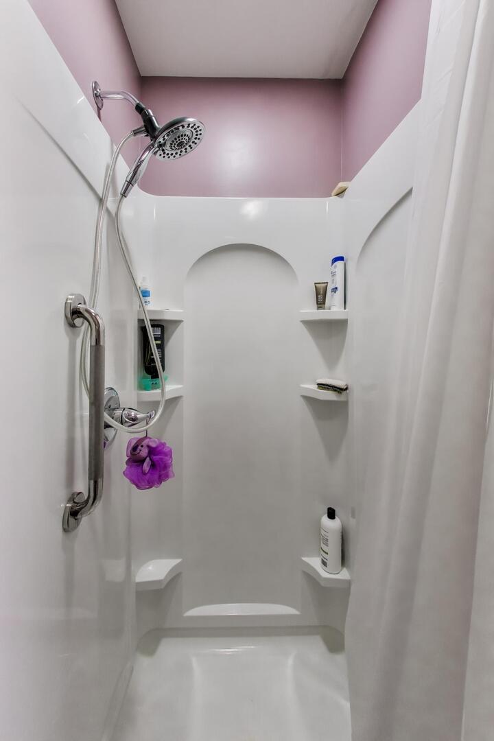 1021 Warwick Circle, Hoffman Estates, IL 60169