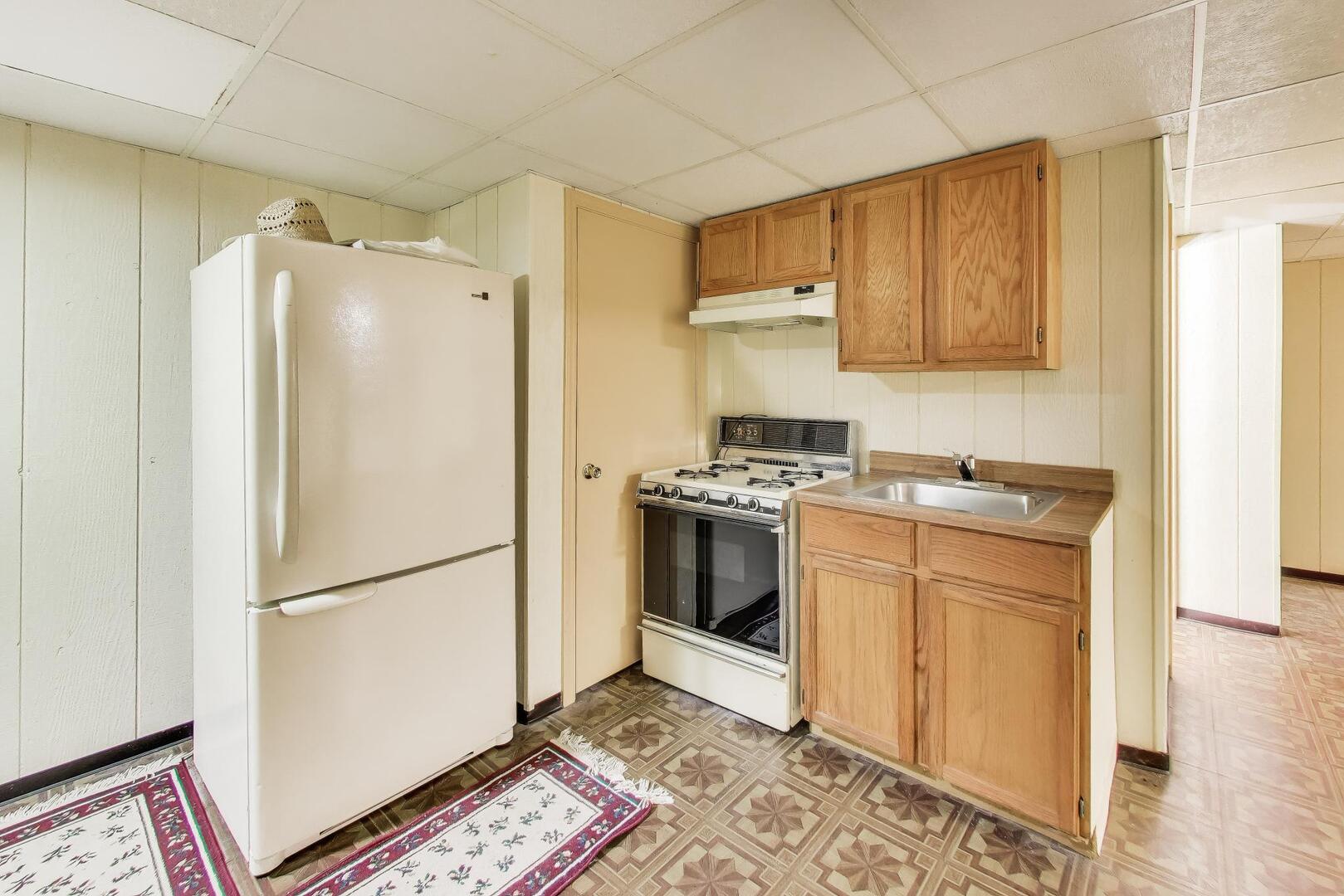 1021 Warwick Circle, Hoffman Estates, IL 60169