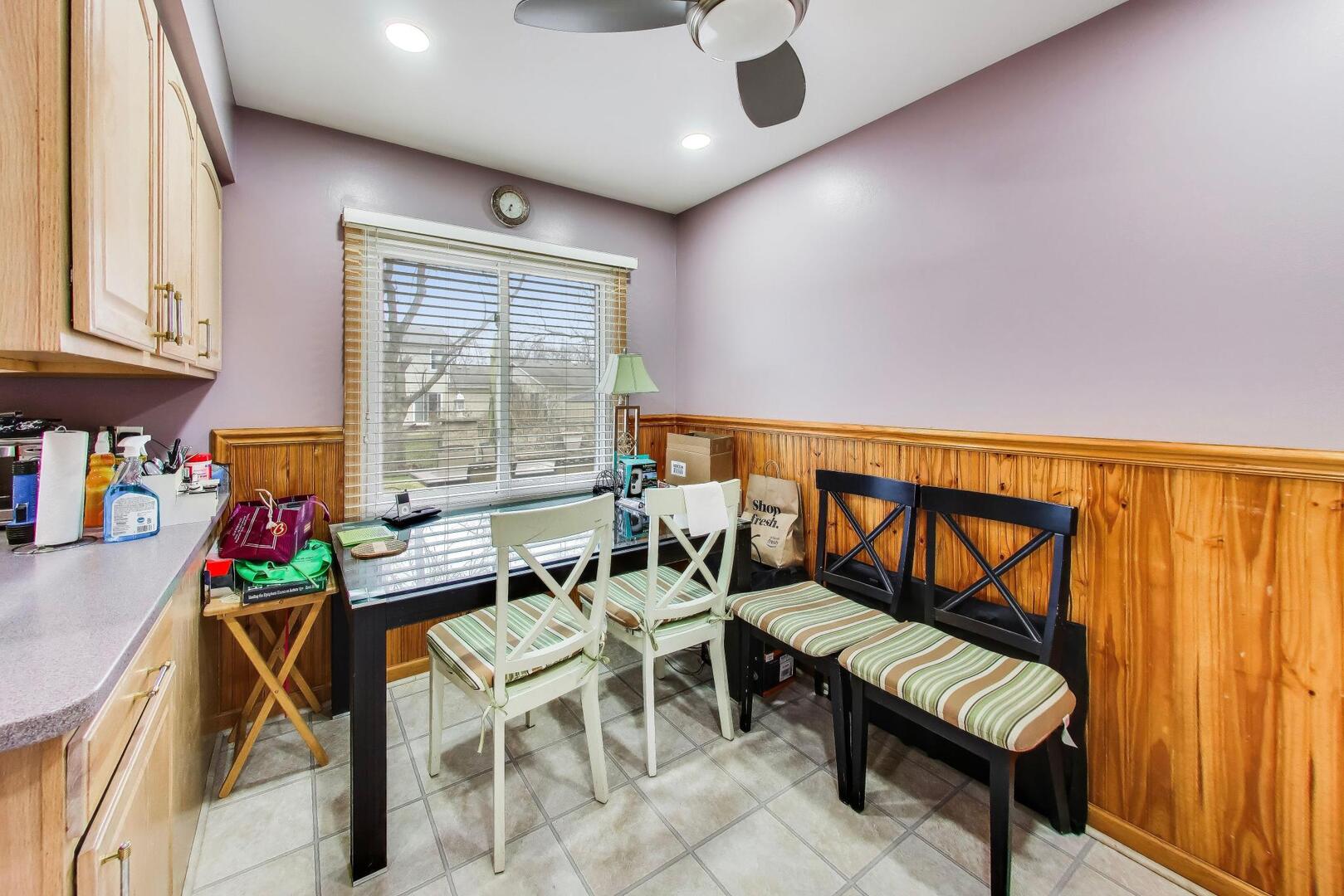 1021 Warwick Circle, Hoffman Estates, IL 60169