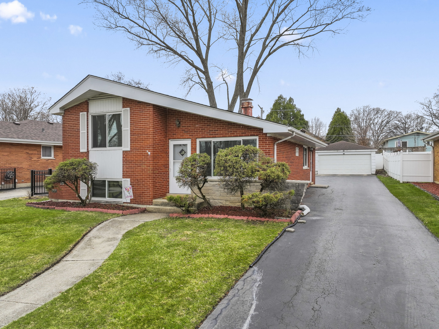 216 N Lombard Avenue, Lombard, IL 60148