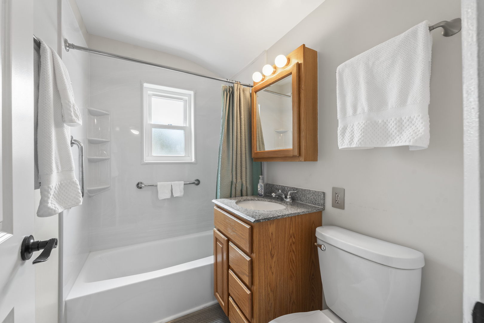 216 N Lombard Avenue, Lombard, IL 60148