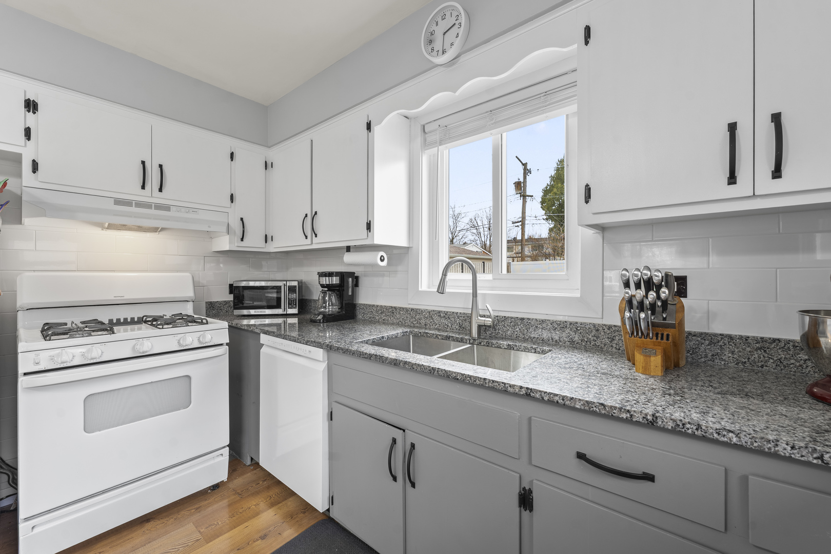 216 N Lombard Avenue, Lombard, IL 60148