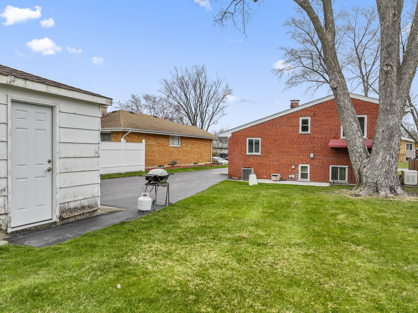 216 N Lombard Avenue, Lombard, IL 60148