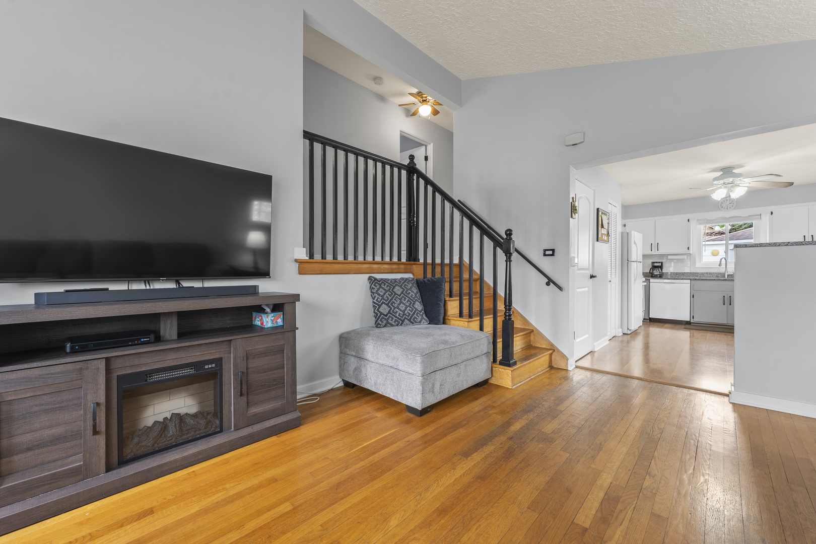 216 N Lombard Avenue, Lombard, IL 60148