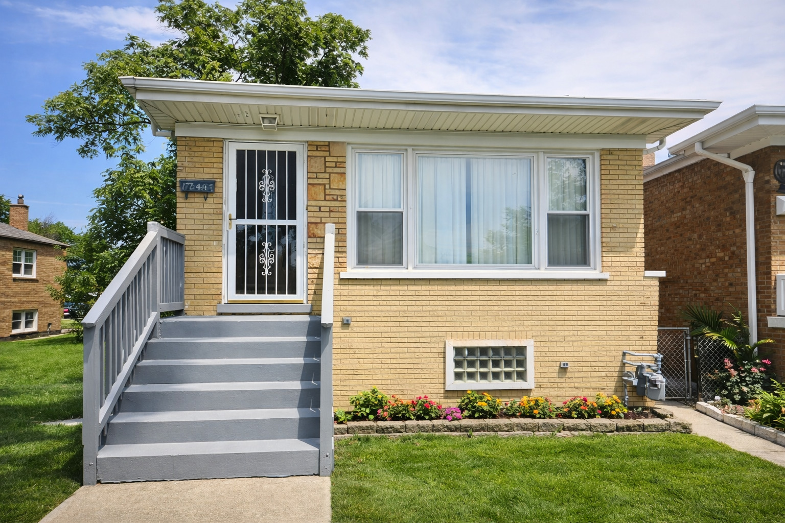 7418 W 63rd Place, Summit, IL 60501