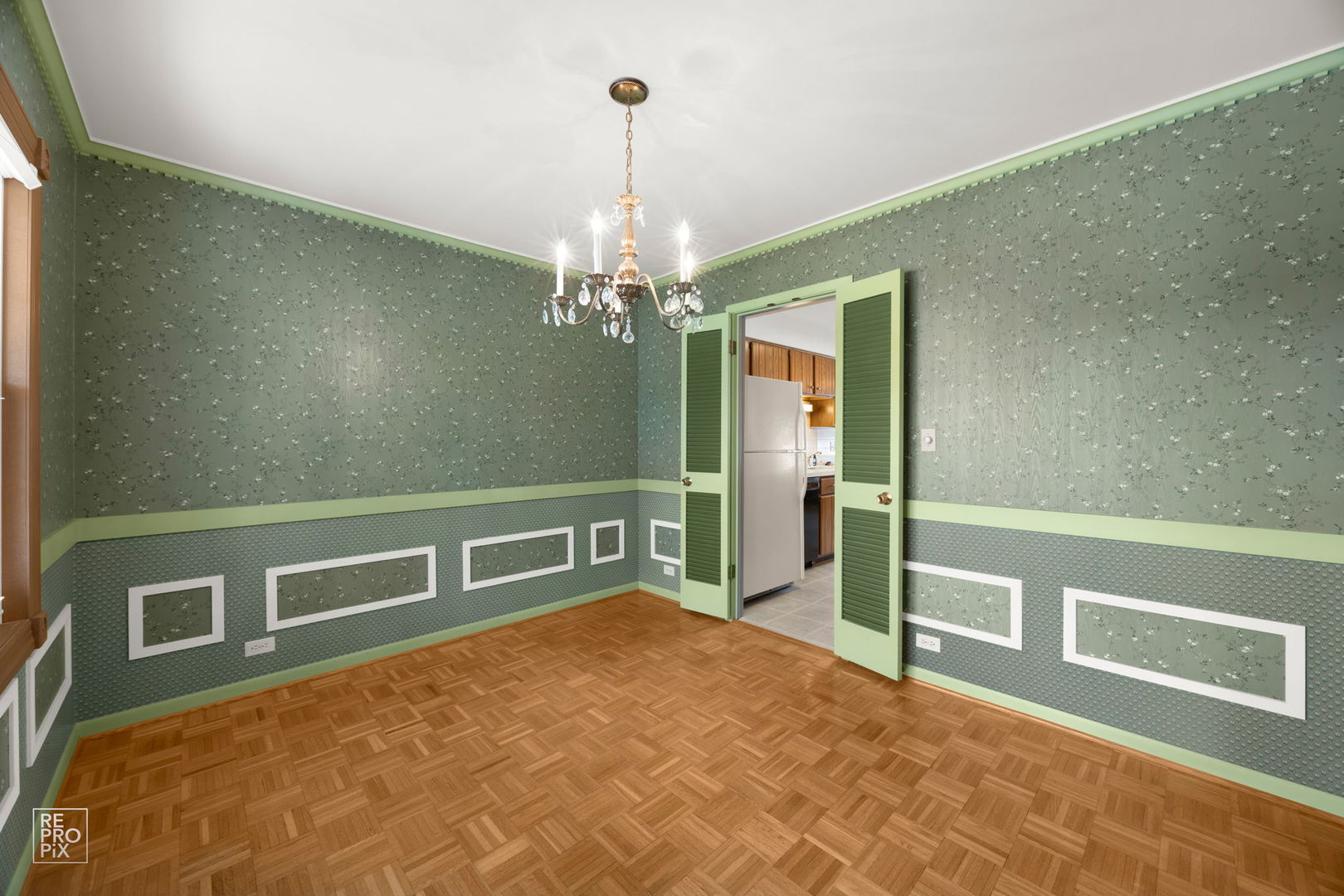 54 Smethwick Lane, Elk Grove Village, IL 60007