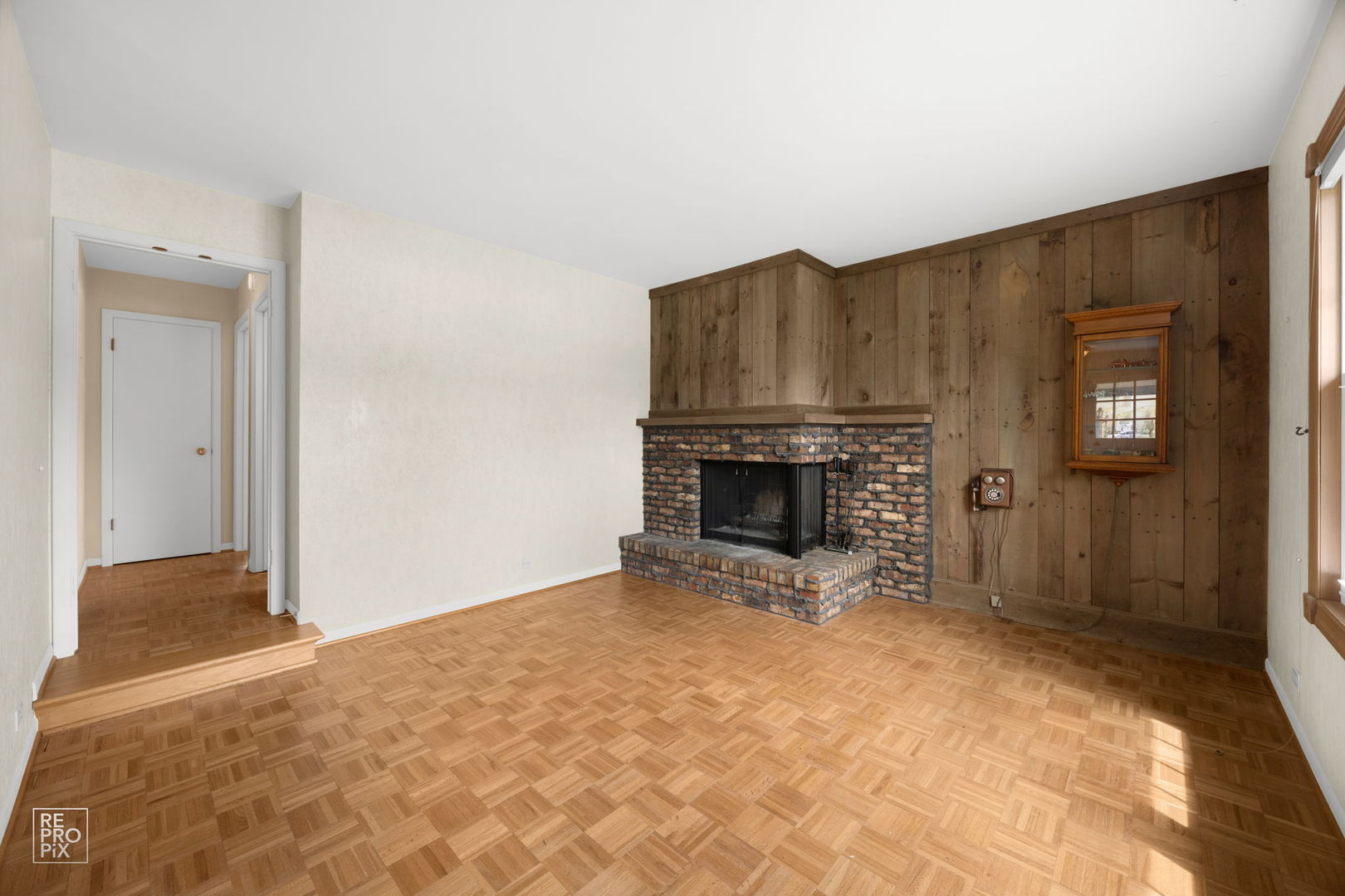 54 Smethwick Lane, Elk Grove Village, IL 60007