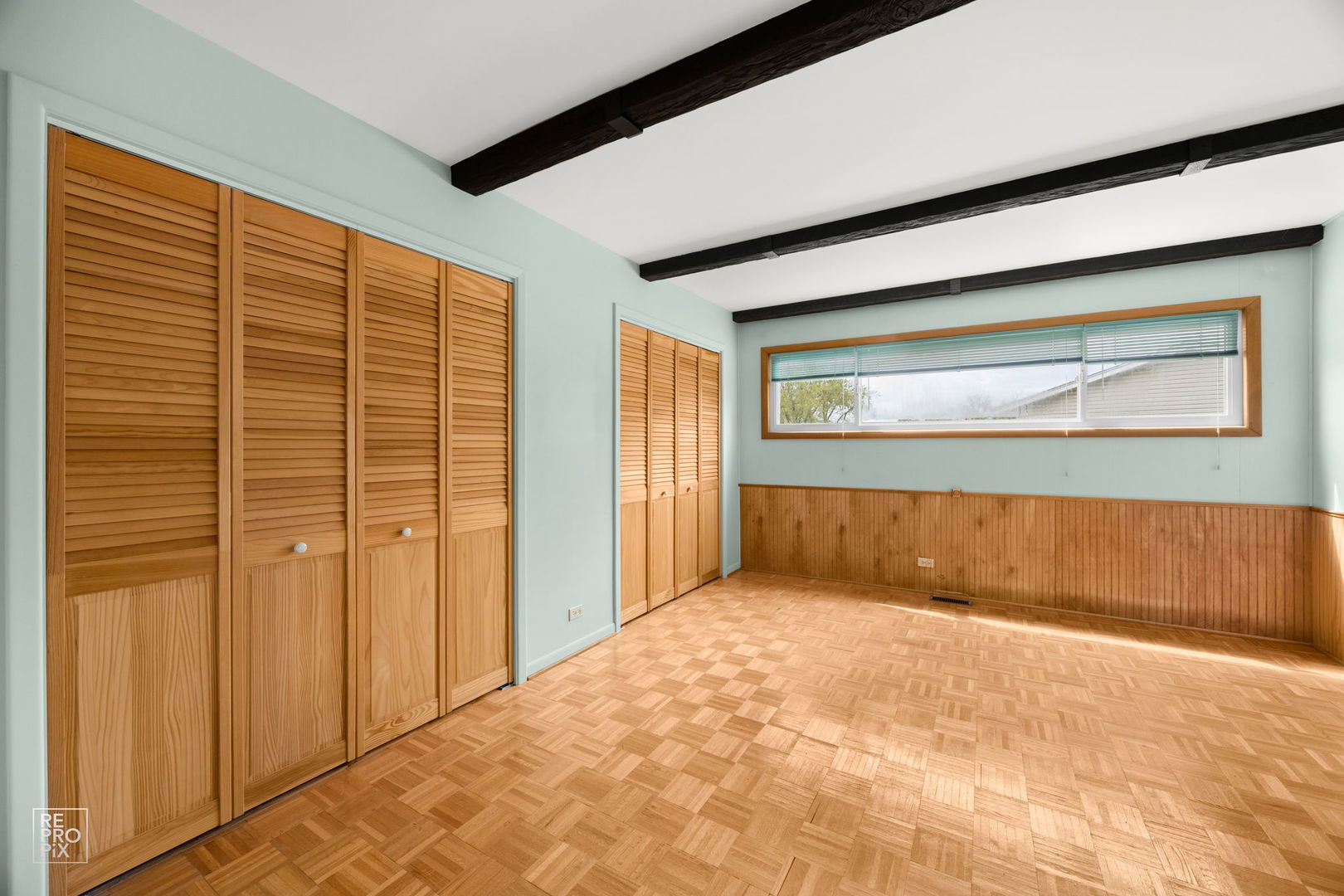 54 Smethwick Lane, Elk Grove Village, IL 60007