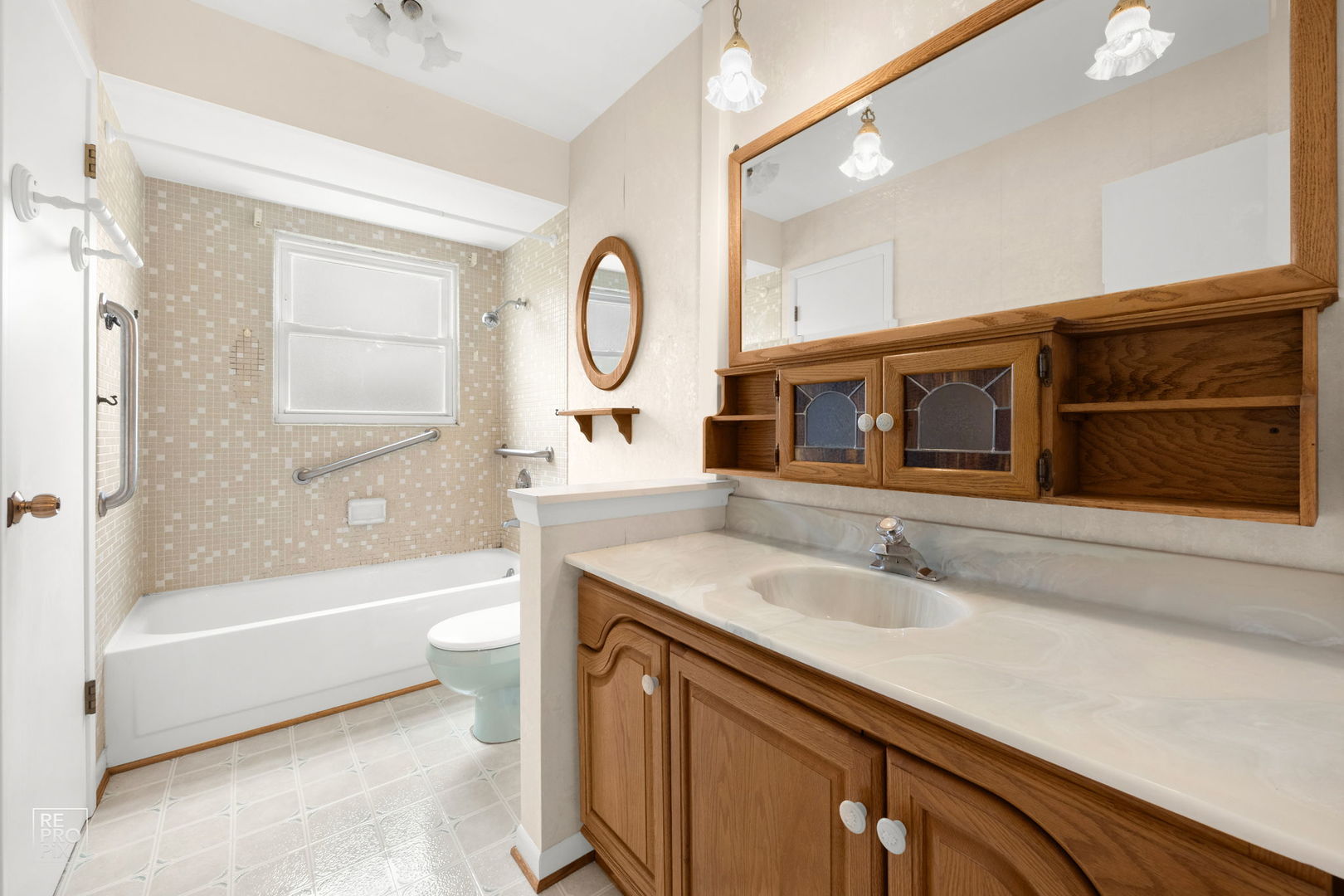 54 Smethwick Lane, Elk Grove Village, IL 60007