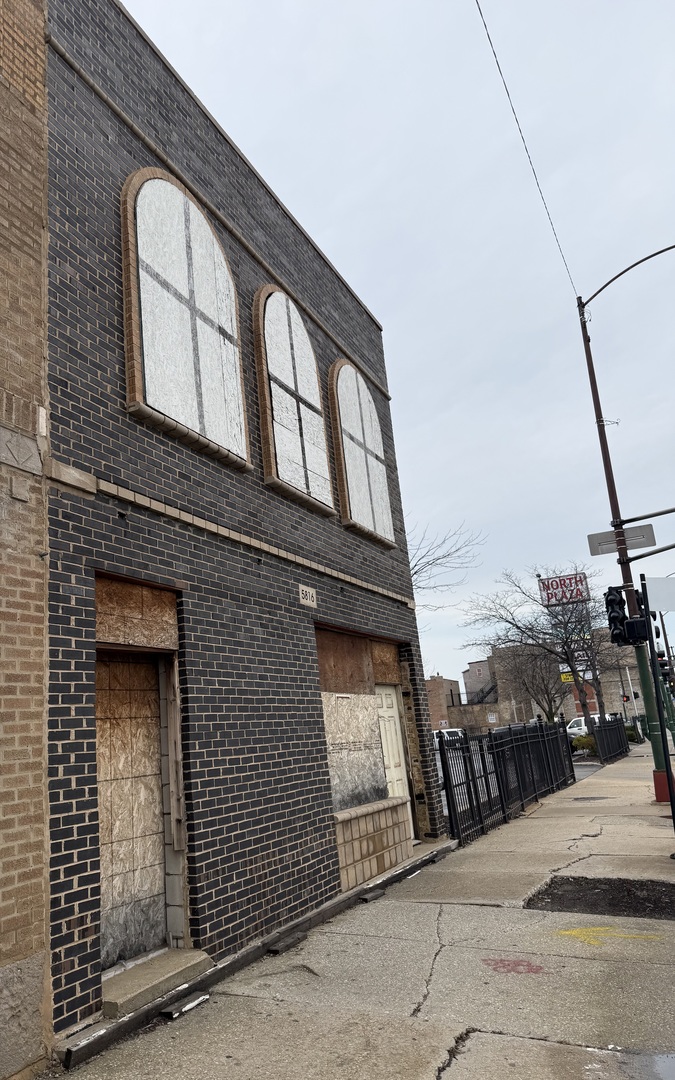5816 W North Avenue, Chicago, IL 60639