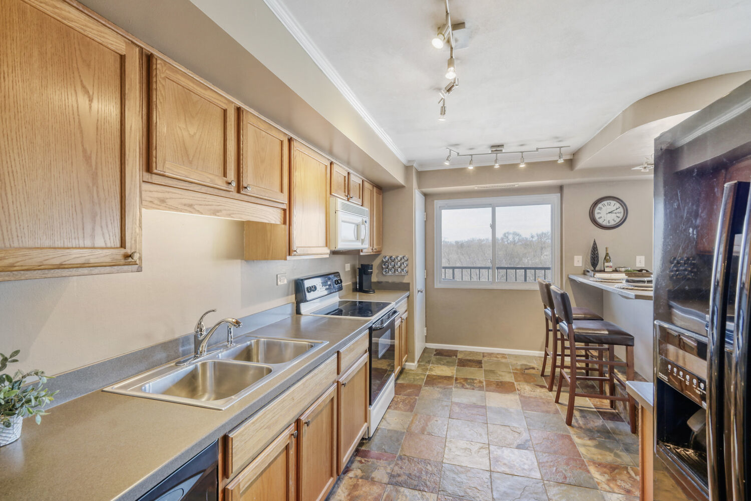 35 S Baybrook Drive #610, Palatine, IL 60074